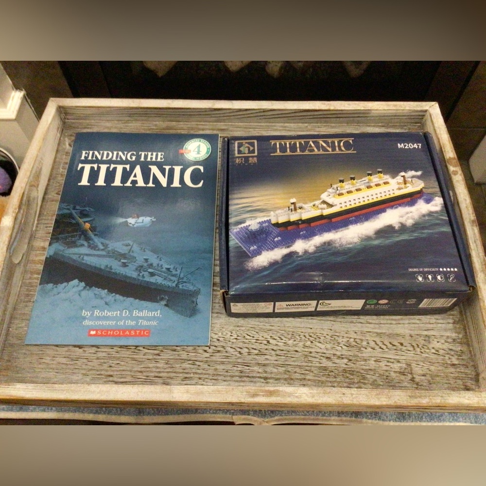 Finding the Titanic Book and Titanic Model Set